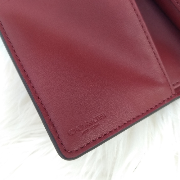 Coach Signature Christmas Ornament Print Medium Corner Zip Wallet - Picture 11 of 14